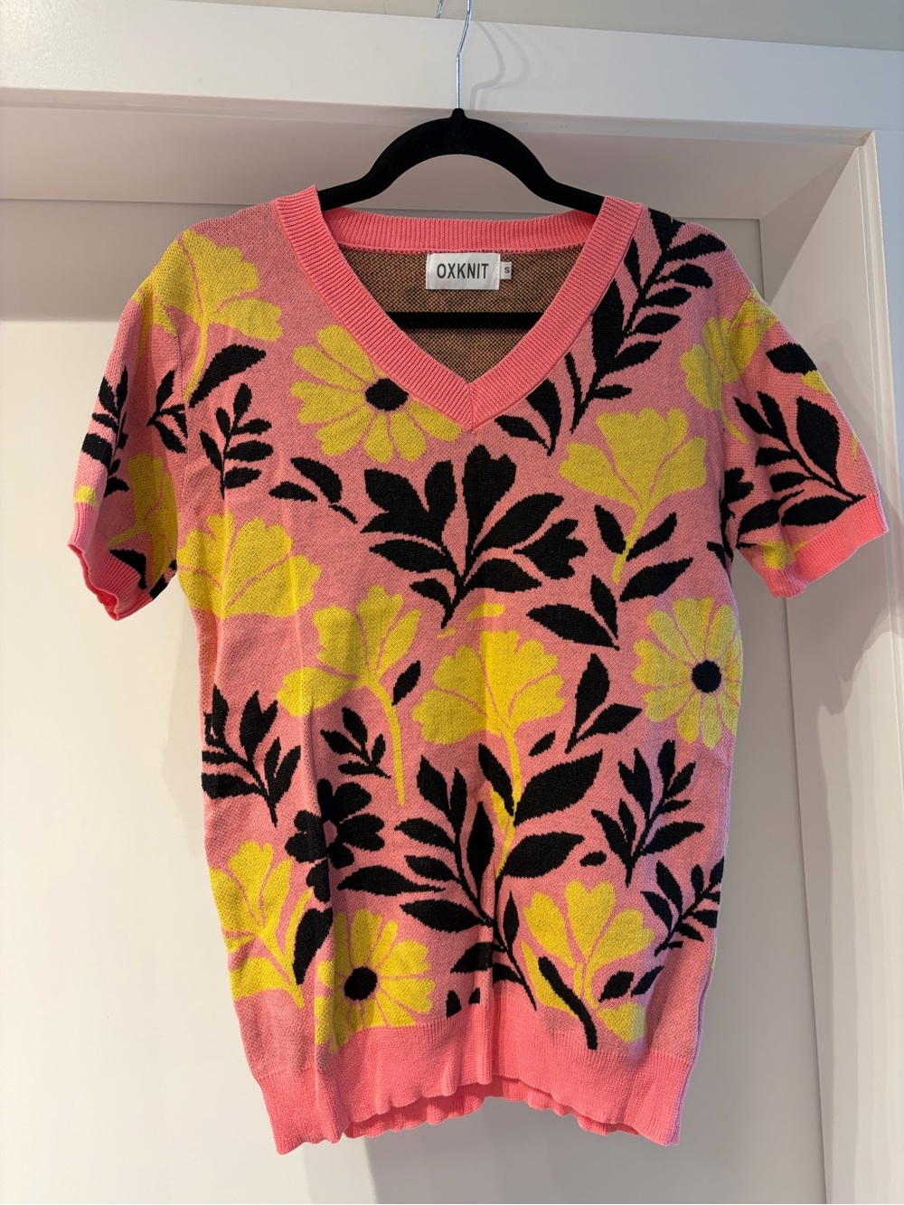 OXKNIT Women's Pink 70s Retro Floral Pop Art Style Knitted T-Shirt Pink / S
